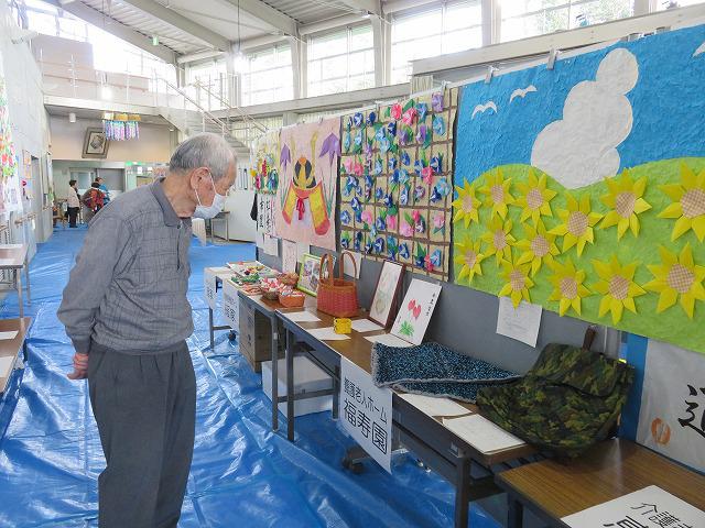 10・2019 　高齢者作品展見学