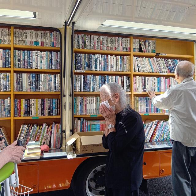 6・2025　移動図書館どんぐり号(*'ω'*)