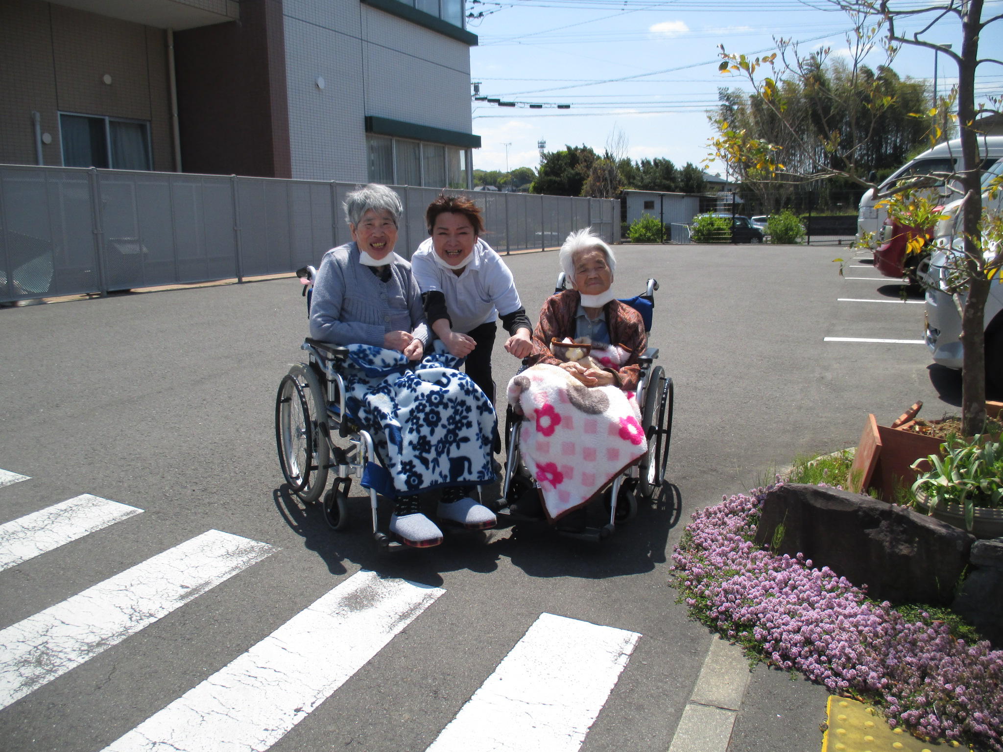 天気があまりにも、よかったので、外に出てみました。