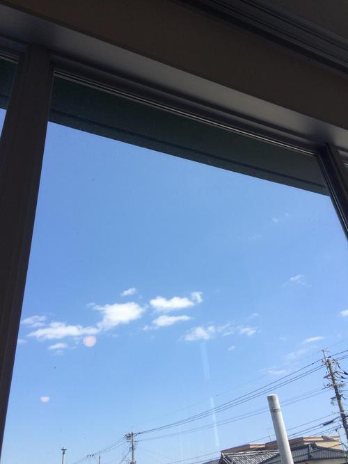 窓際からの青空1.jpeg