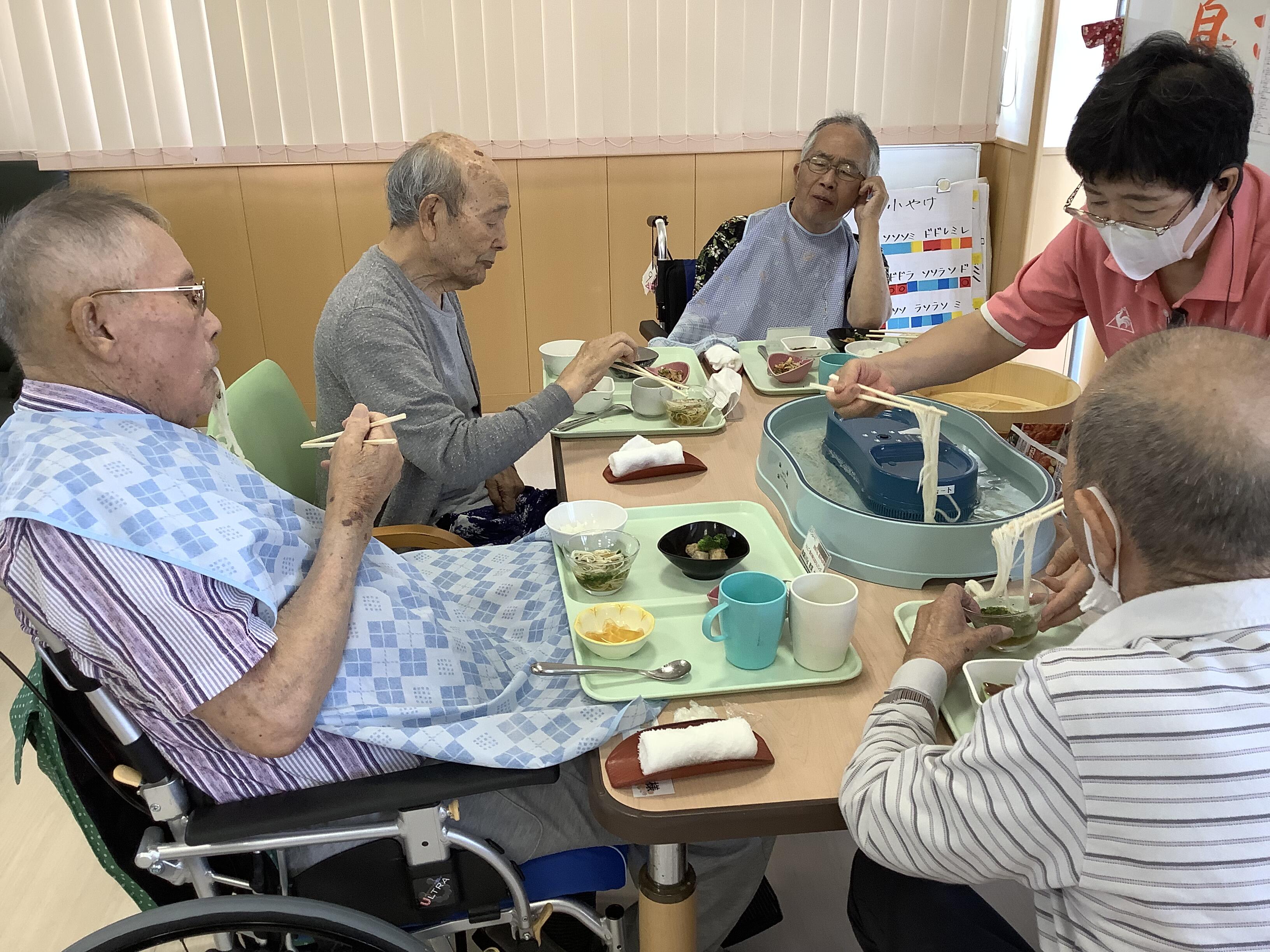 そうめん流し、スイカ割り