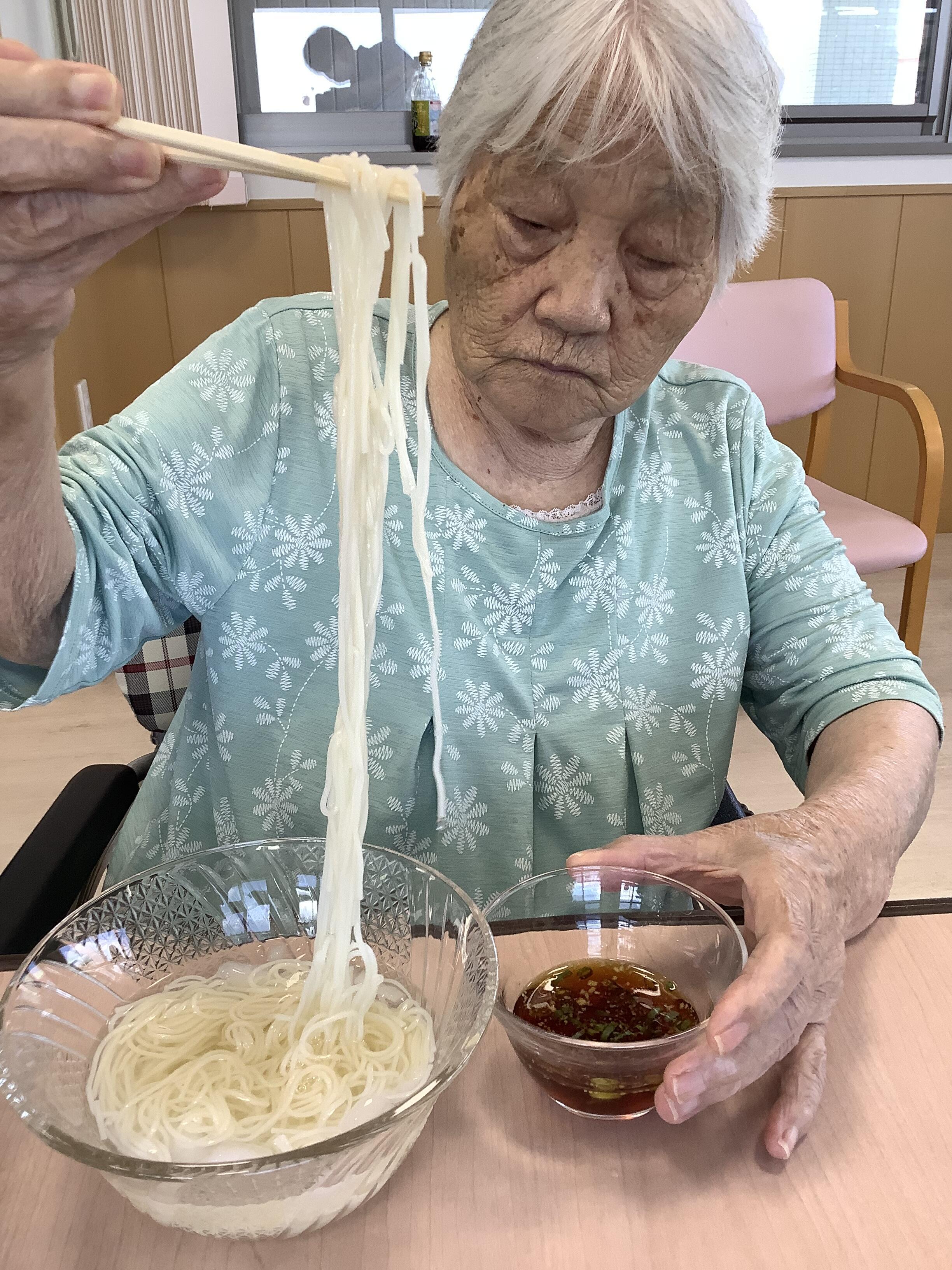 流しそうめん