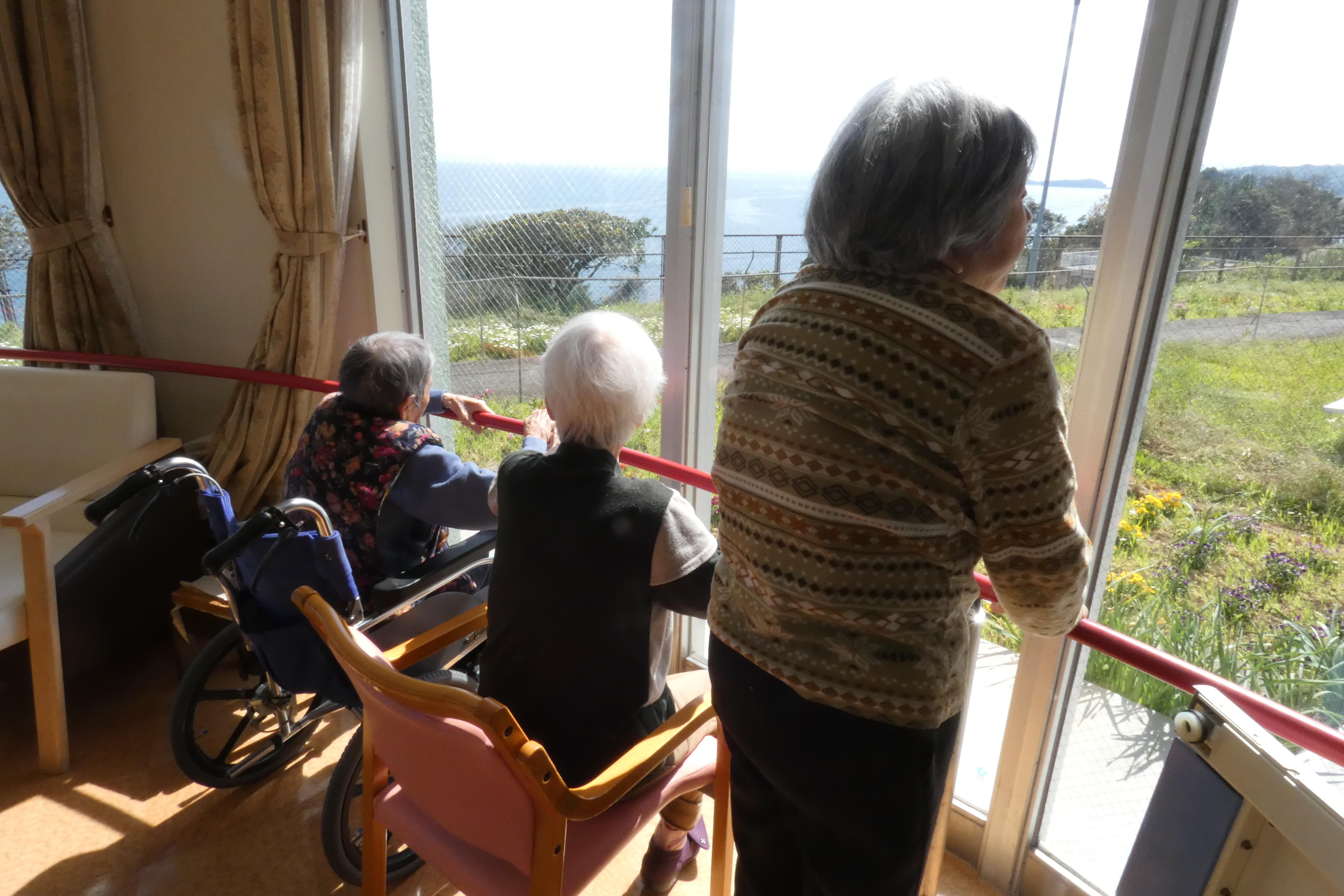 ４月６日（月）