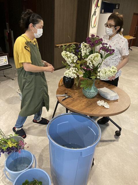 事務所の花