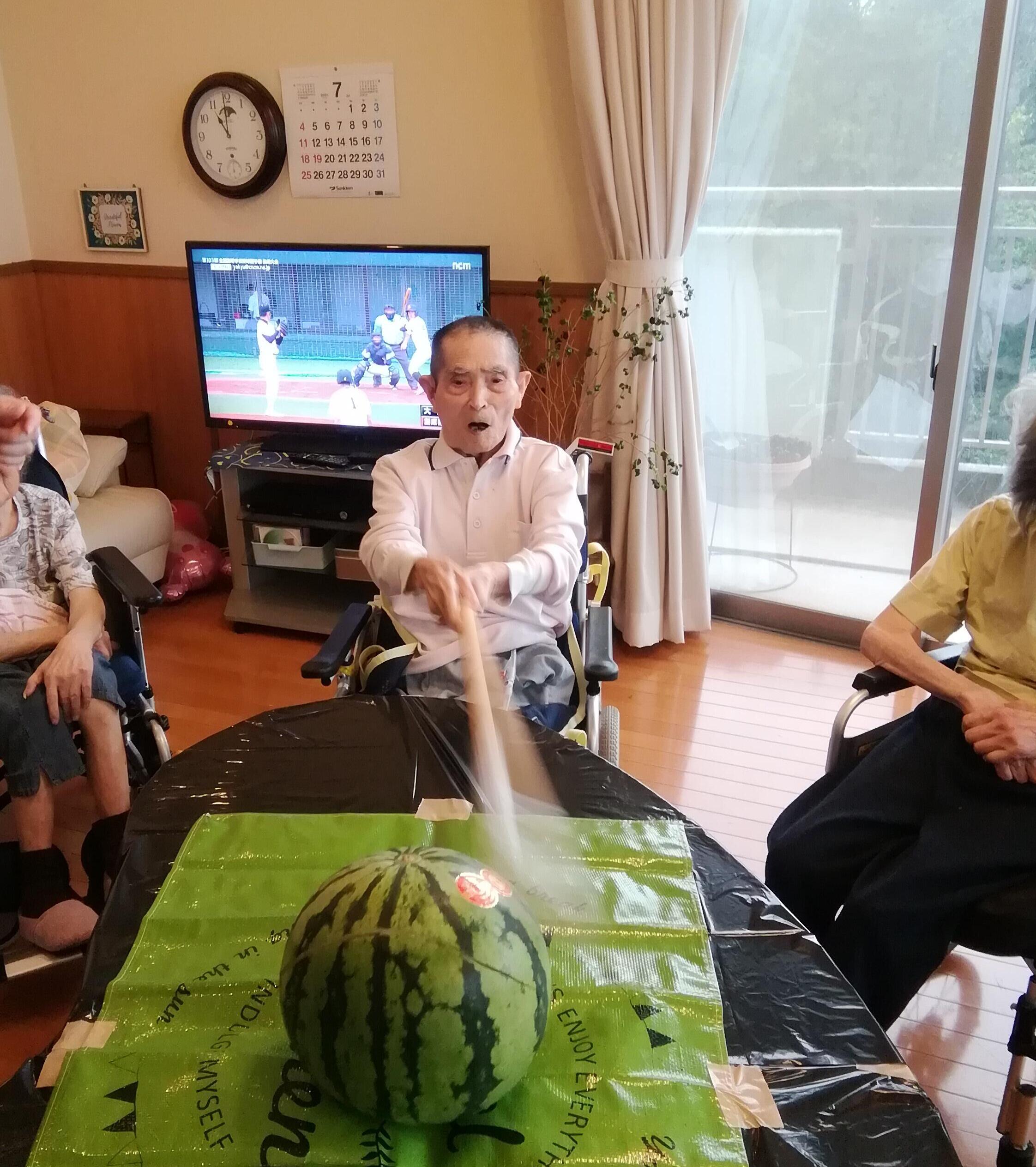 夏の定番（スイカ割り・そうめん流し）